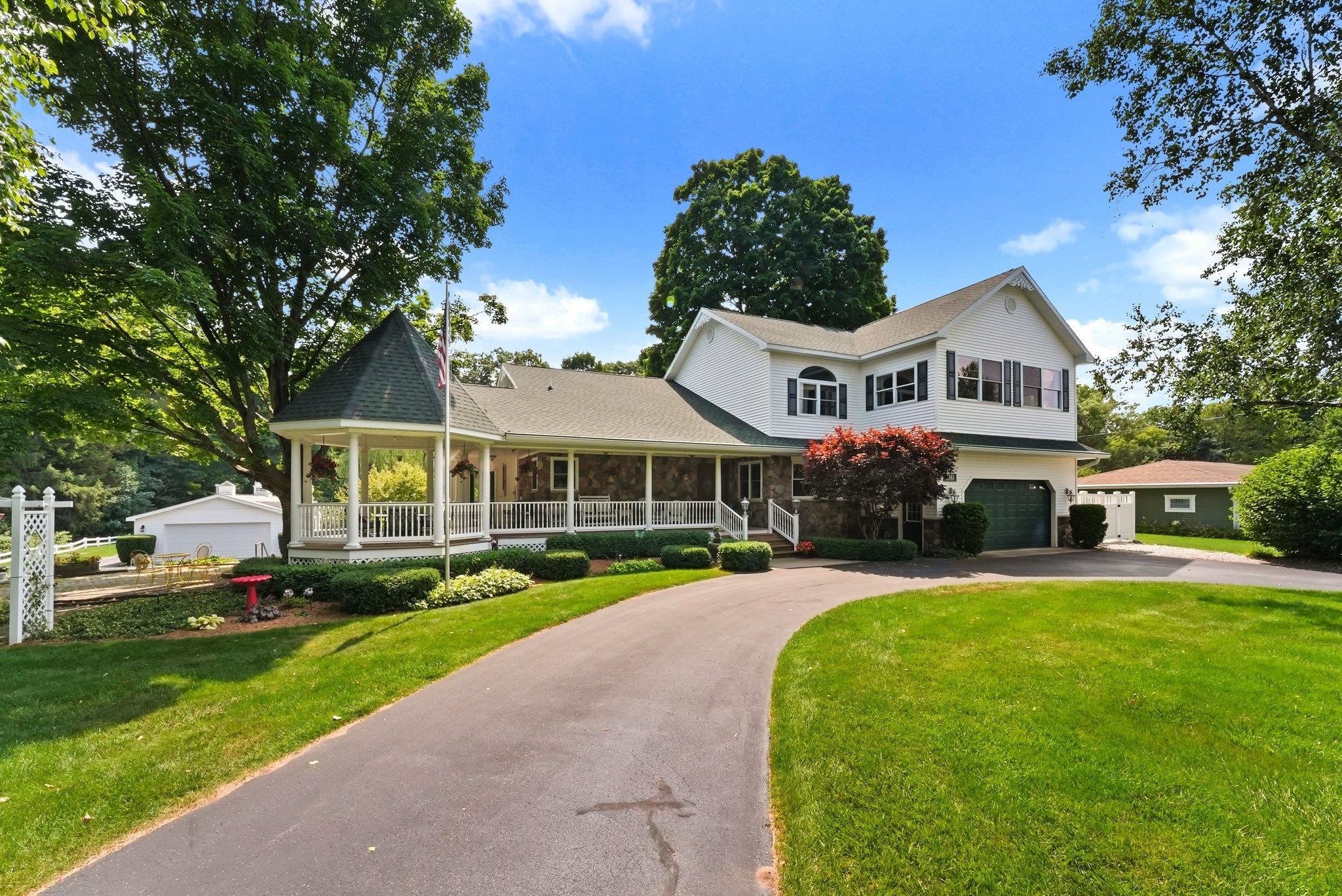 5161 Silver Pines Road Traverse City, MI 49685 - Photo 4 of 99