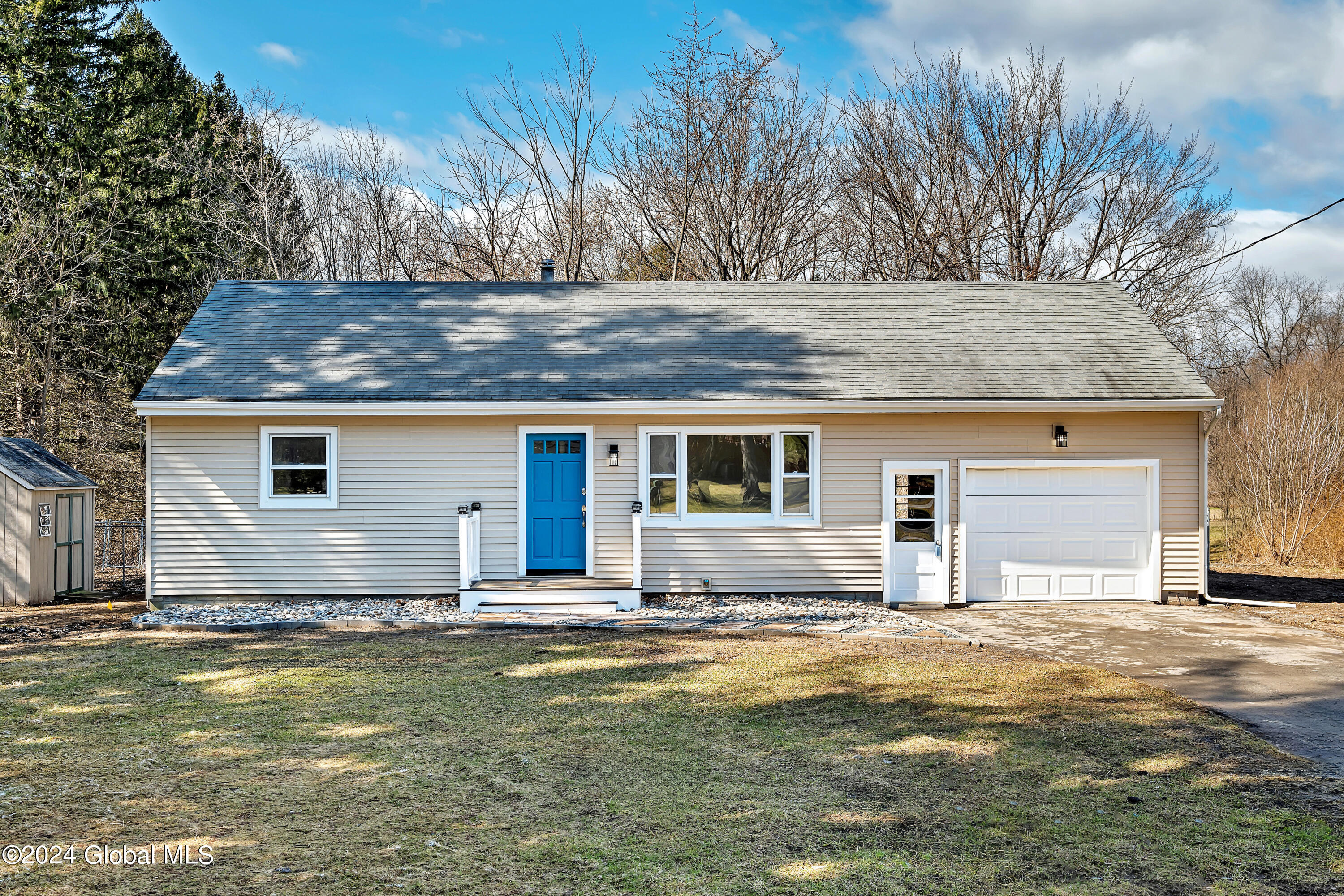 10 Meadow Road Rexford, NY 12148 - Photo 1 of 25 P1049123