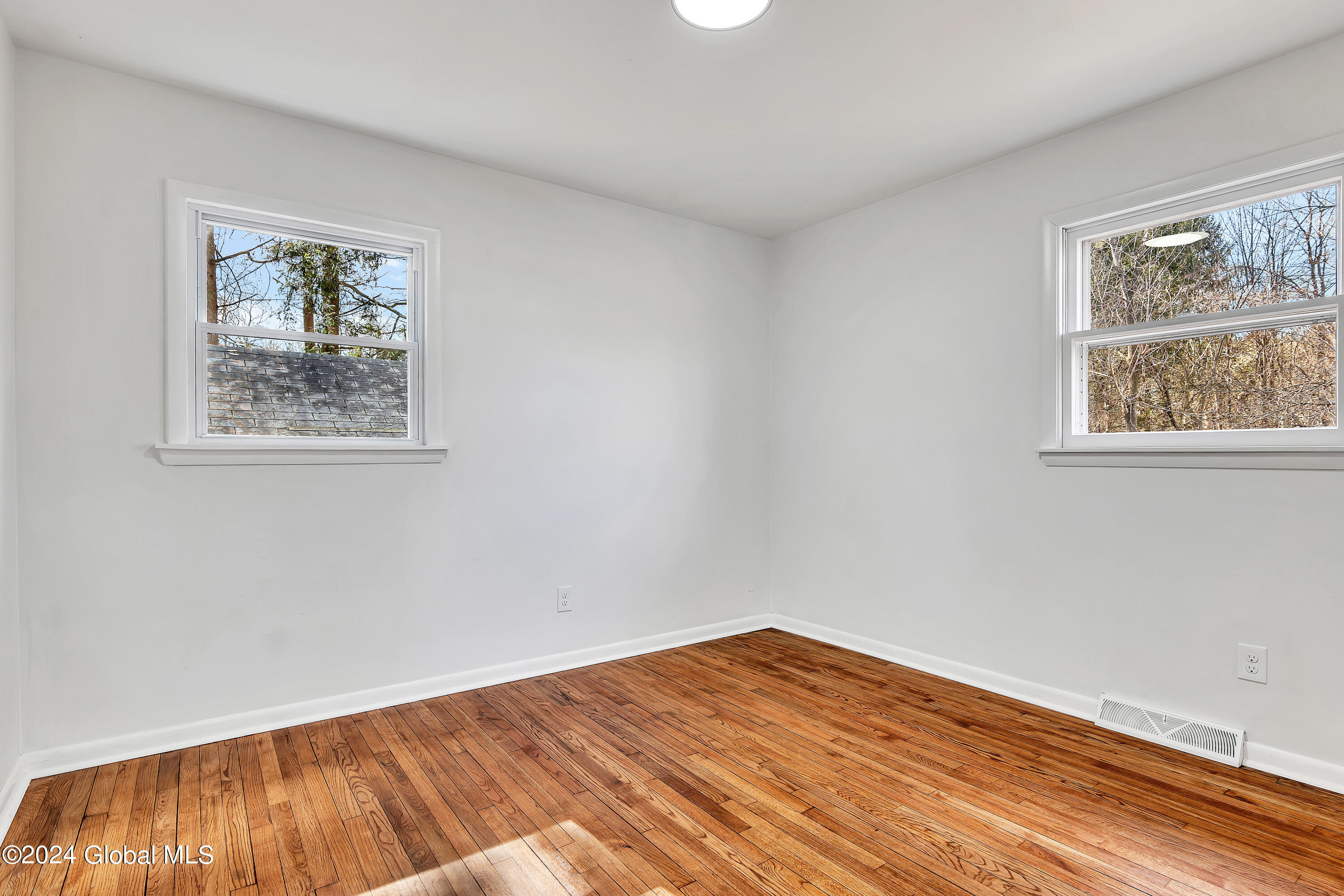 10 Meadow Road Rexford, NY 12148 - Photo 13 of 25 P1049235