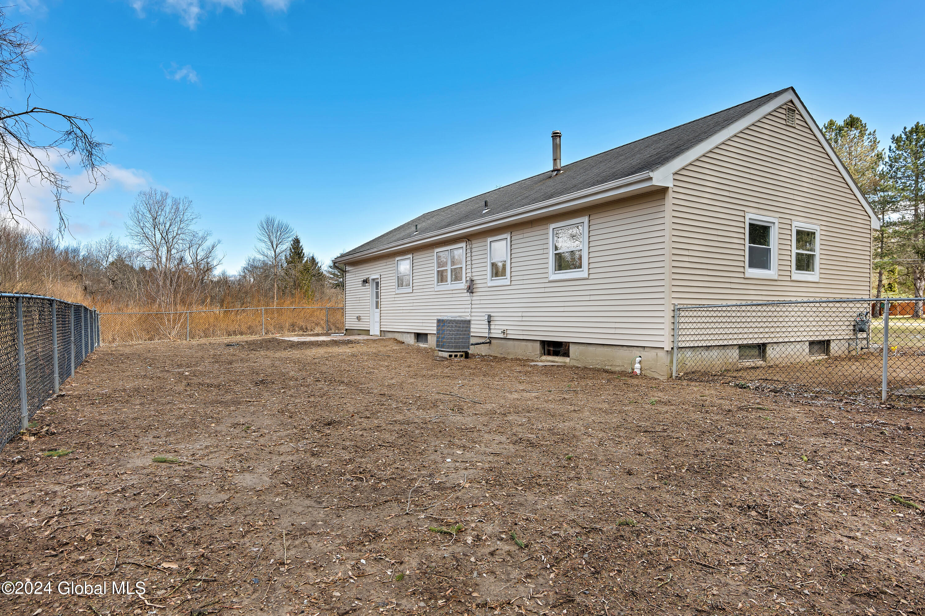 10 Meadow Road Rexford, NY 12148 - Photo 22 of 25 P1049143