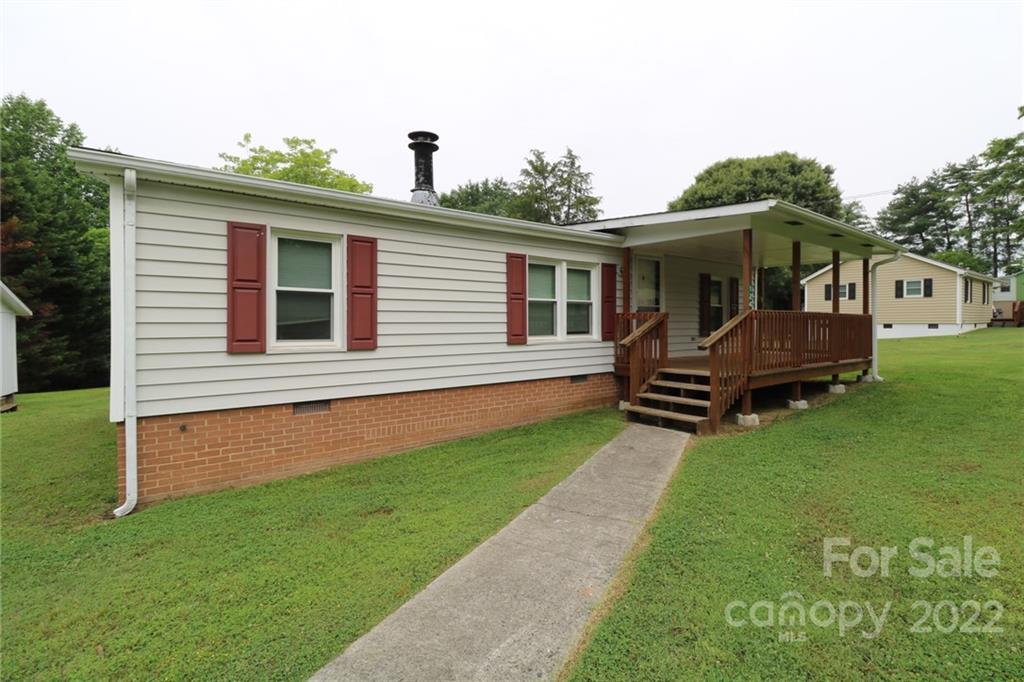 124 Downey Lake Road Dallas, NC 28034 - Photo 3 of 18 Gallery Image 3