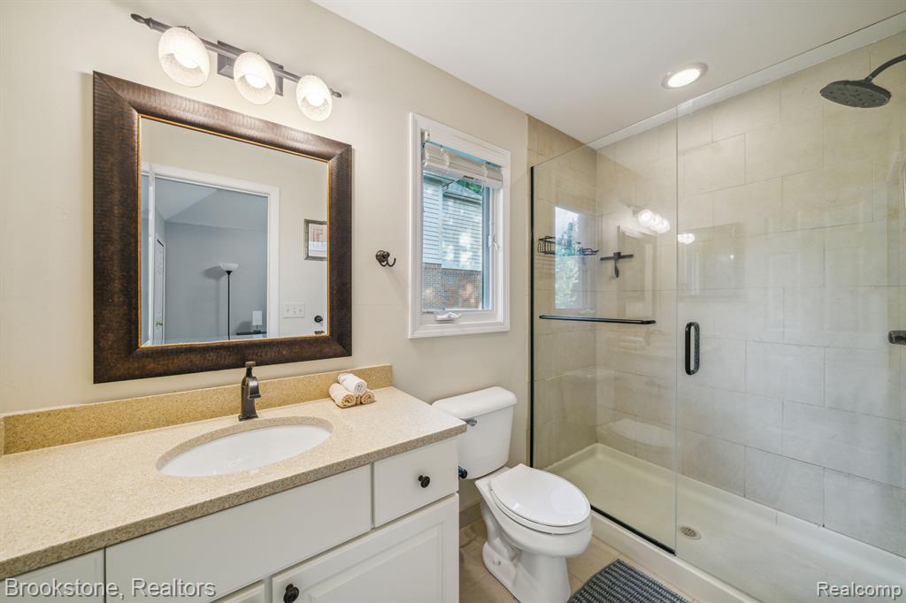 576 Bloomer Ridge Drive Rochester, MI 48307 - Photo 32 of 48