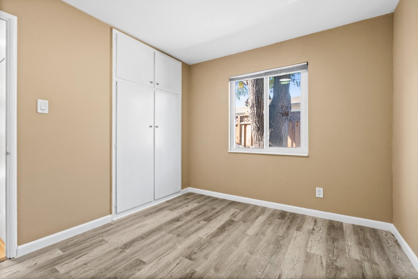 4 Coleman Place Menlo Park, CA 94025 - Photo 17 of 34 a view of empty room with wooden floor