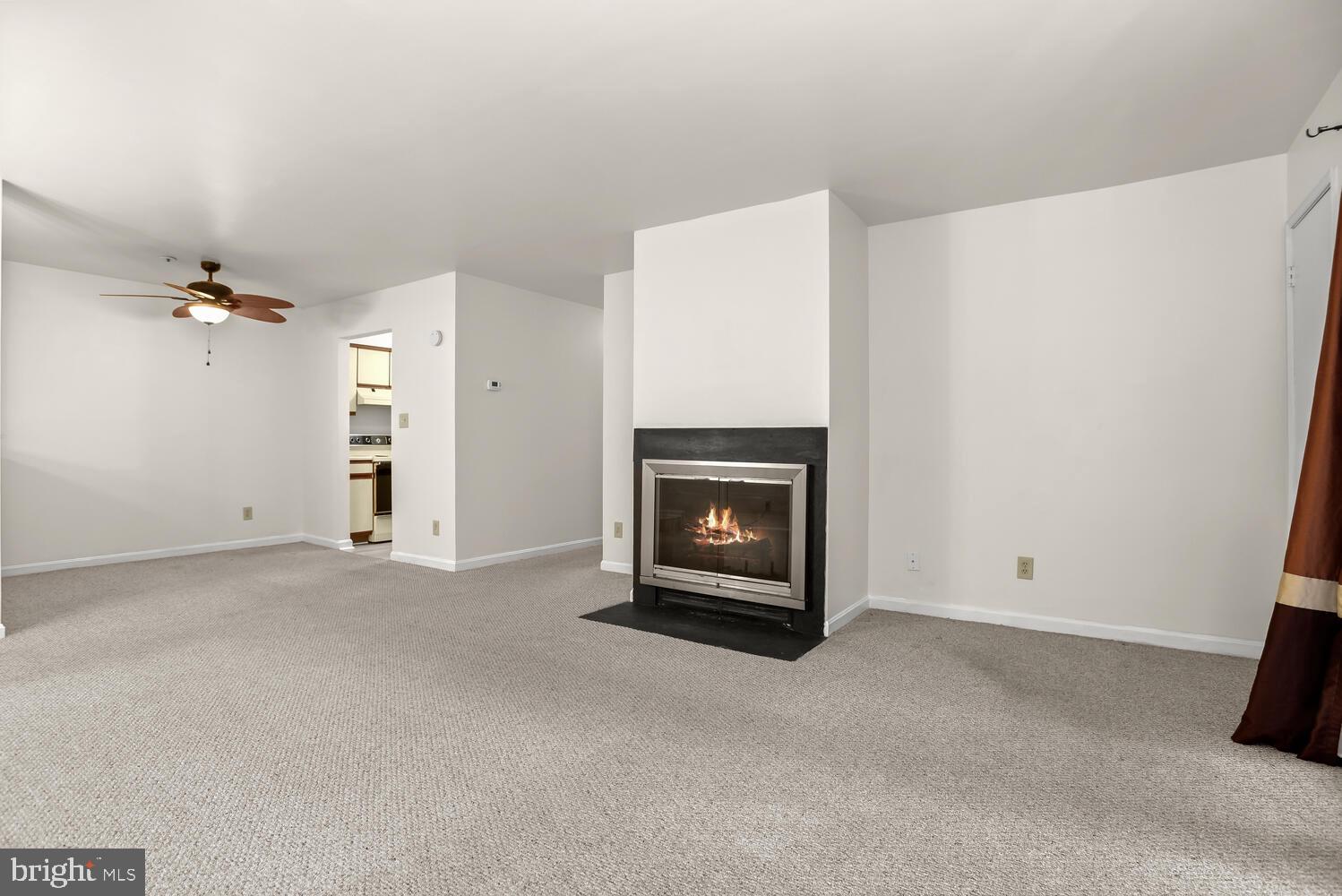 4910 Columbia Road, Unit 2 Columbia, MD 21044 - Photo 6 of 36 Living Room