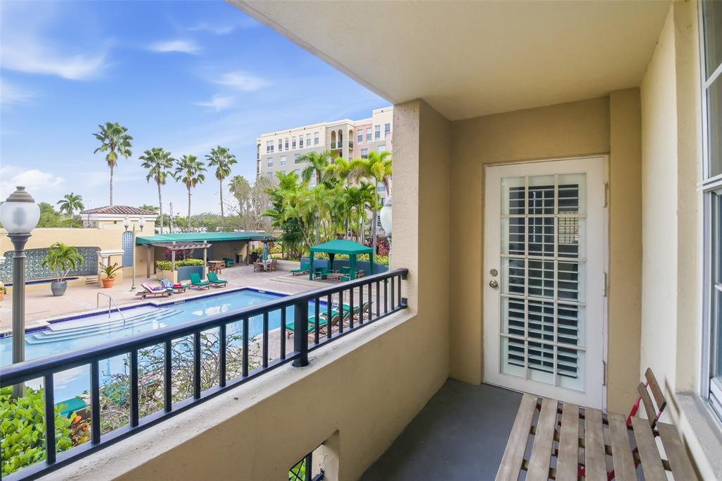 520 Southeast 5th Avenue, Unit 3208 Fort Lauderdale, FL 33301 - Photo 26 of 71 a view of a city from a balcony
