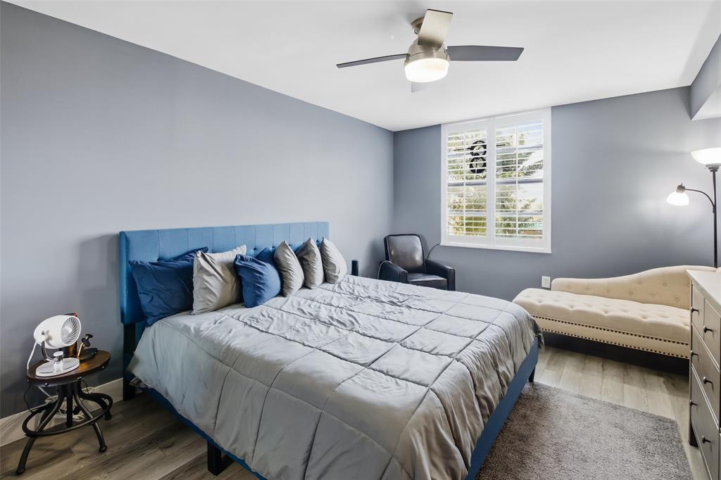 520 Southeast 5th Avenue, Unit 3208 Fort Lauderdale, FL 33301 - Photo 36 of 71 a bedroom with bed and a window