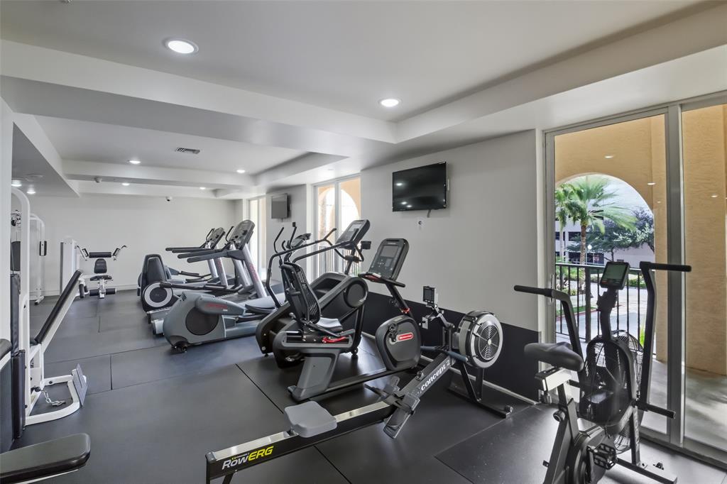 520 Southeast 5th Avenue, Unit 3208 Fort Lauderdale, FL 33301 - Photo 56 of 71 a view of a room with gym equipment