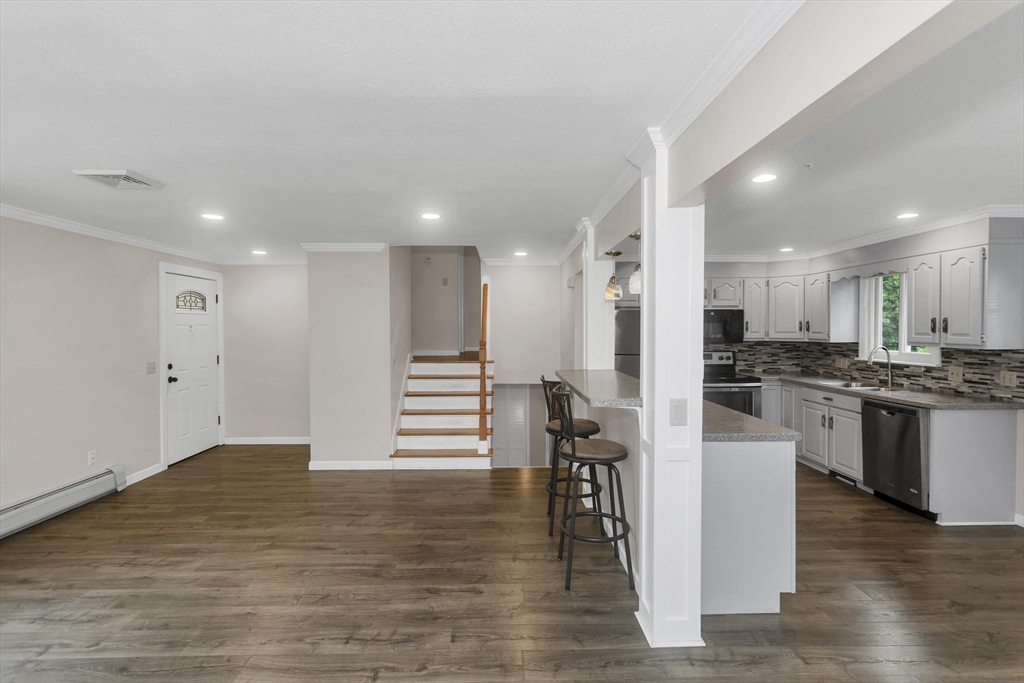 89 Garvey Drive Springfield, MA 01109 - Photo 17 of 34 Gallery Image 17