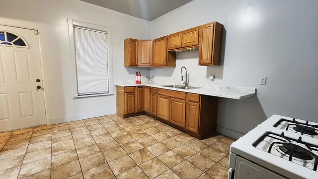 $160,000 | 1527 North 33rd Street, Milwaukee, WI 53208