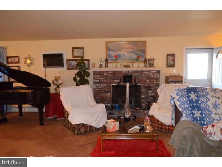 62 New Brooklyn Road Sicklerville, NJ 08081 - Photo 11 of 19 Living Room