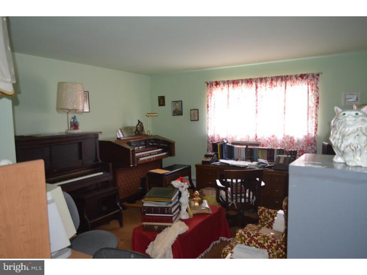 62 New Brooklyn Road Sicklerville, NJ 08081 - Photo 12 of 19 Living Room