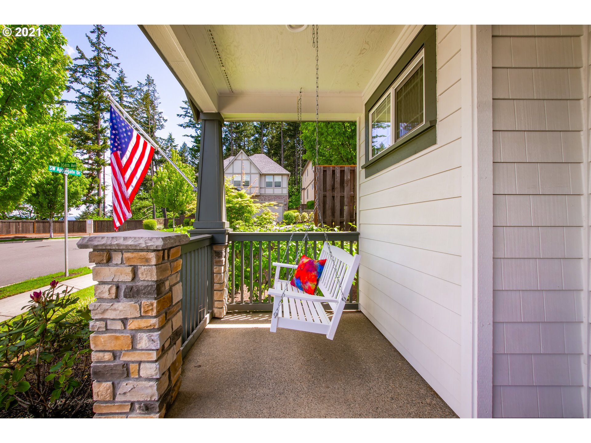 7617 Southwest Applegate Drive Beaverton, OR 97007 - Photo 3 of 26 Gallery Image 3