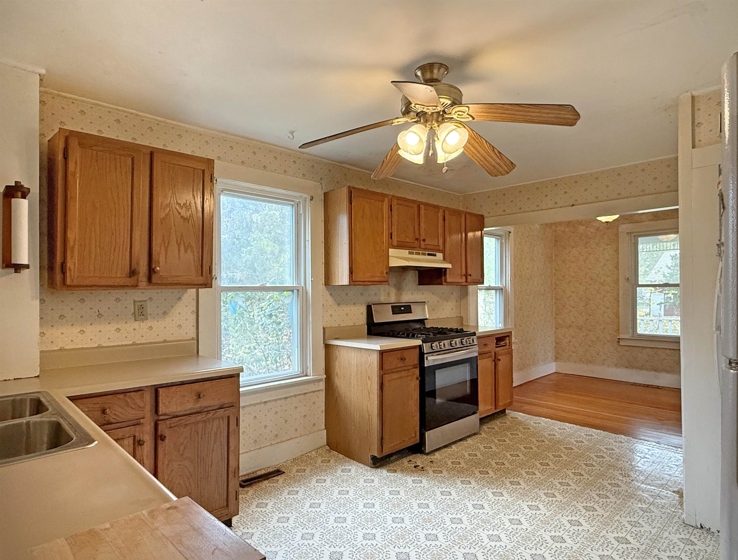 82 Ossie Road Middlebury, VT 05753 - Photo 4 of 30