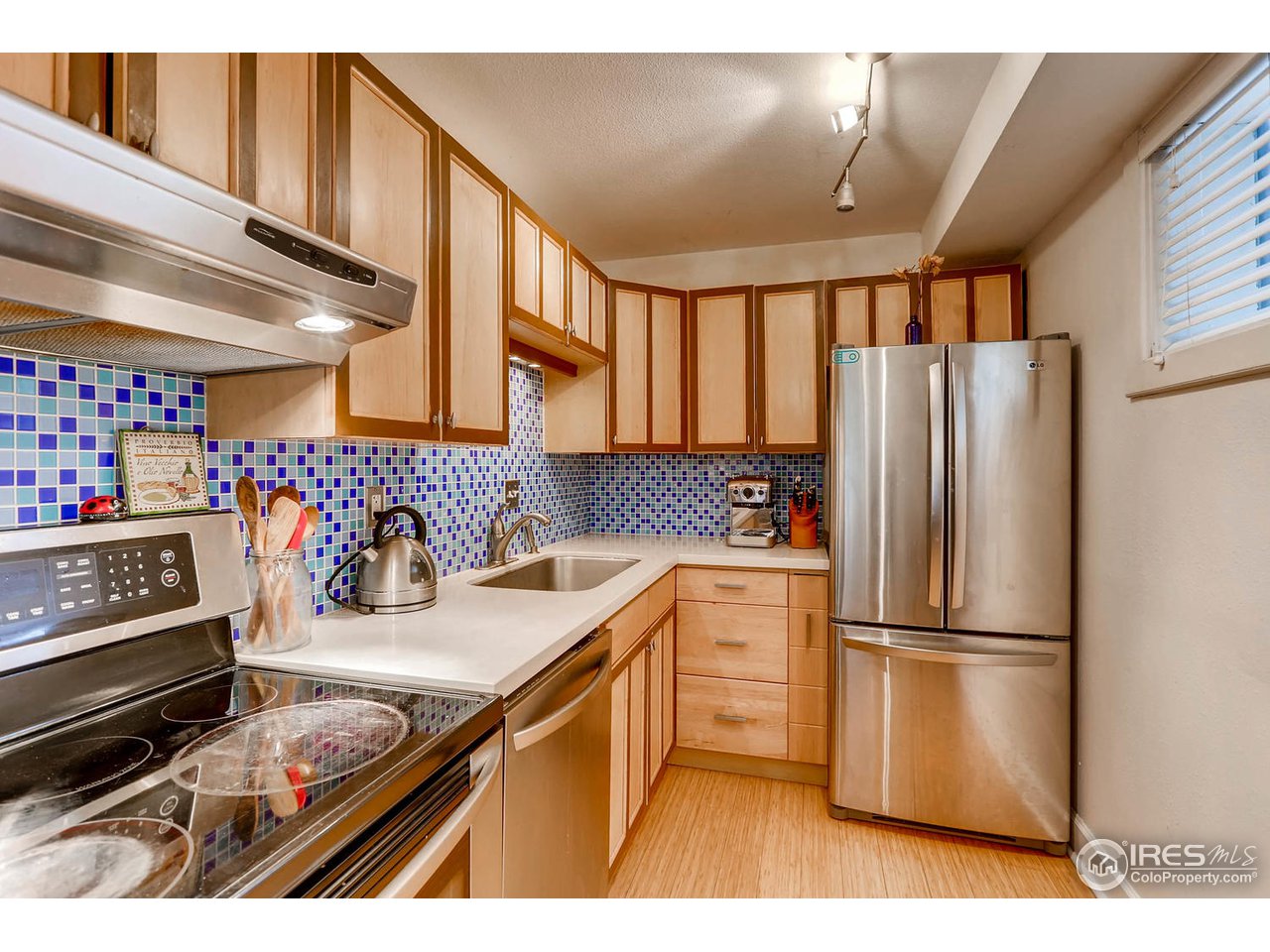 357 Pearl Street Boulder, CO 80302 - Photo 2 of 12 eat in kitchen