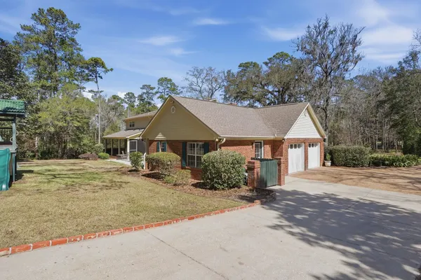 $899,900 | 3505 Cedar Ln Drive, Tallahassee, FL 32312