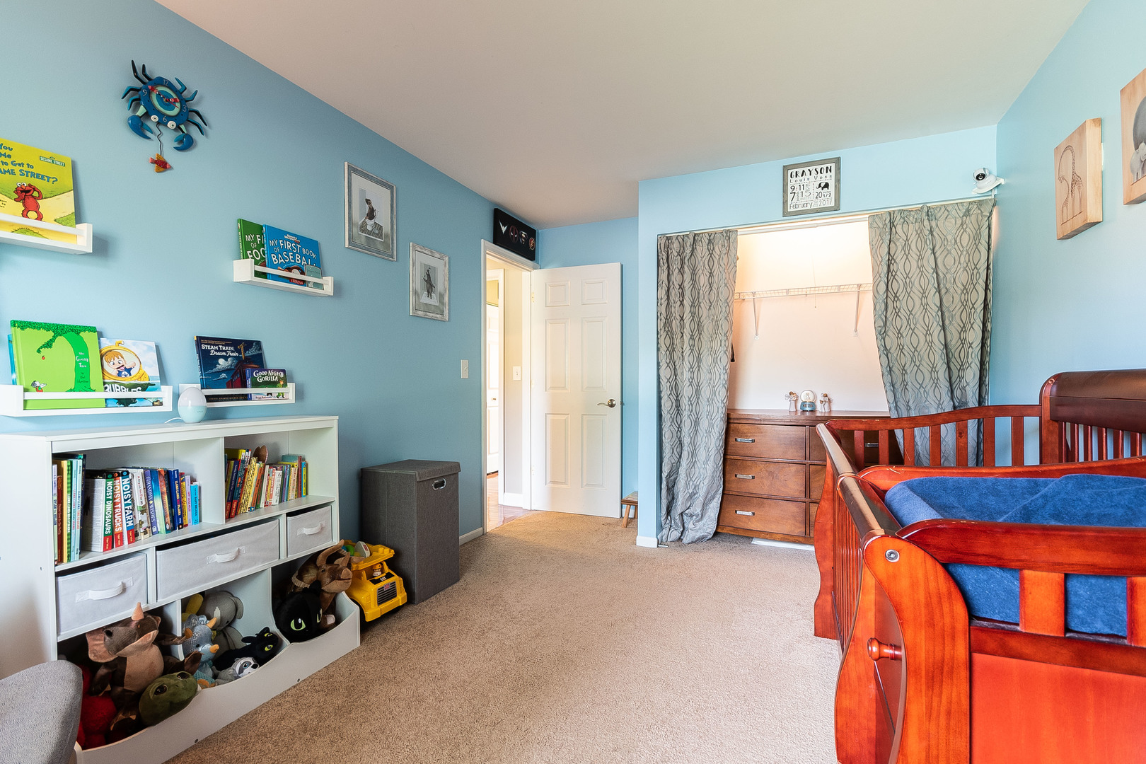 993 Pheasant Ridge Drive Lake Zurich, IL 60047 - Photo 16 of 25 a bedroom with furniture and a book shelf