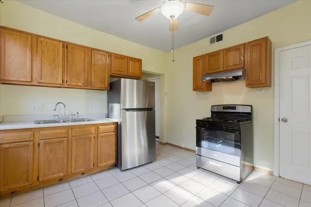 $1,790 | 3107 North Bernard Street, Unit 2, Chicago, IL 60618