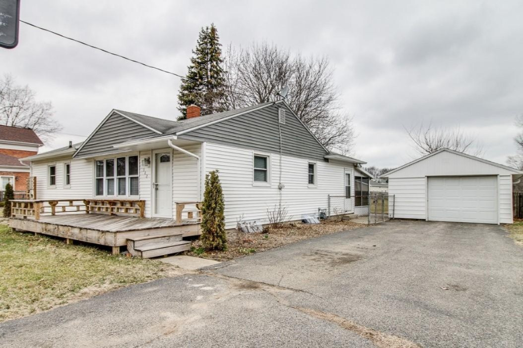 982 Upton Avenue Springfield, MI 49037 - Photo 1 of 22 003-MLS