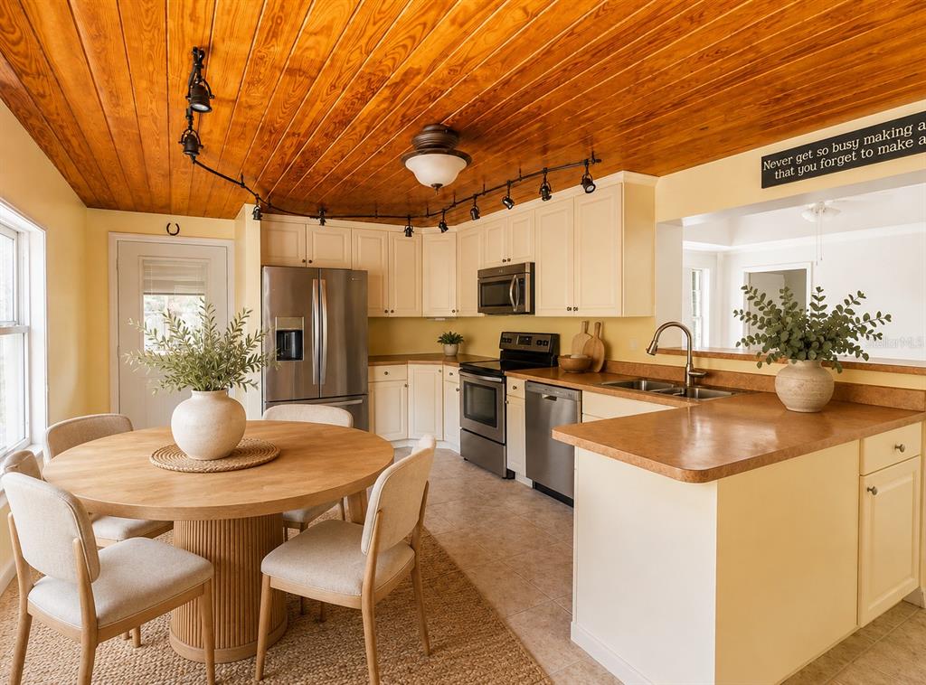 135 West Trade Winds Road Winter Springs, FL 32708 - Photo 28 of 42 Gallery Image 28
