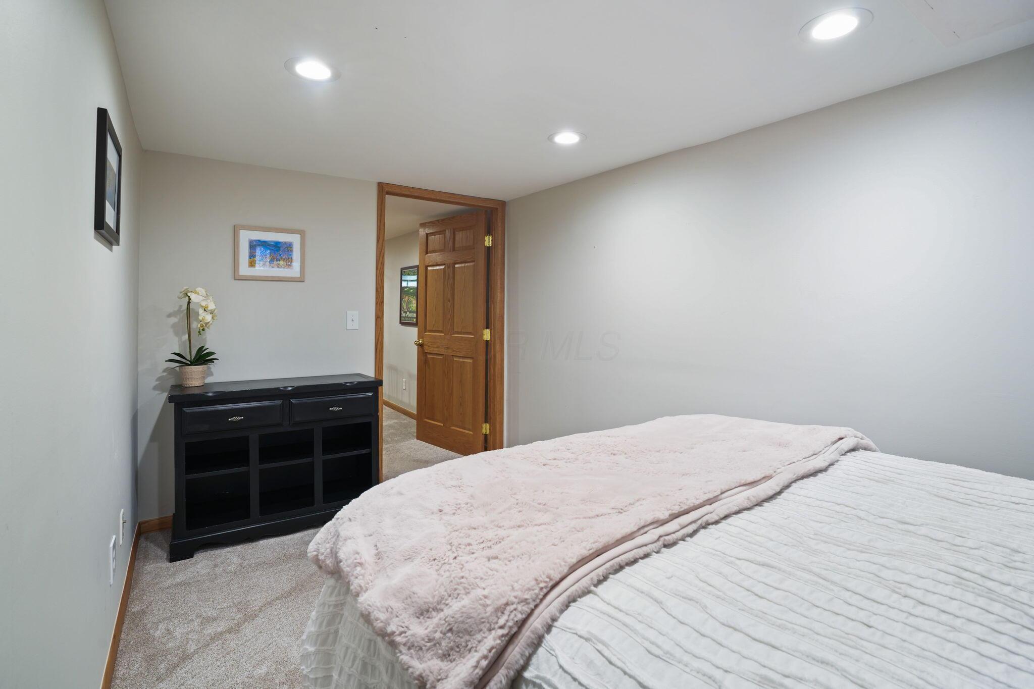 2470 Swansea Road Columbus, OH 43221 - Photo 29 of 37 33-web-or-mls-DSC04484