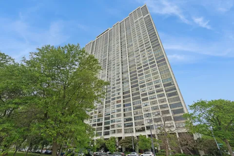 $375,000 | 2800 North Lake Shore Drive, Unit 3603, Chicago, IL 60657