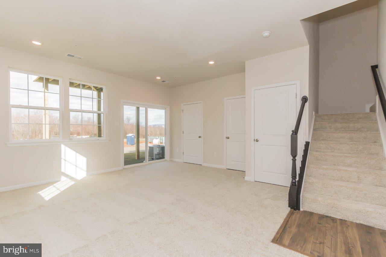 7985 Patterson Way Hanover, MD 21076 - Photo 2 of 26