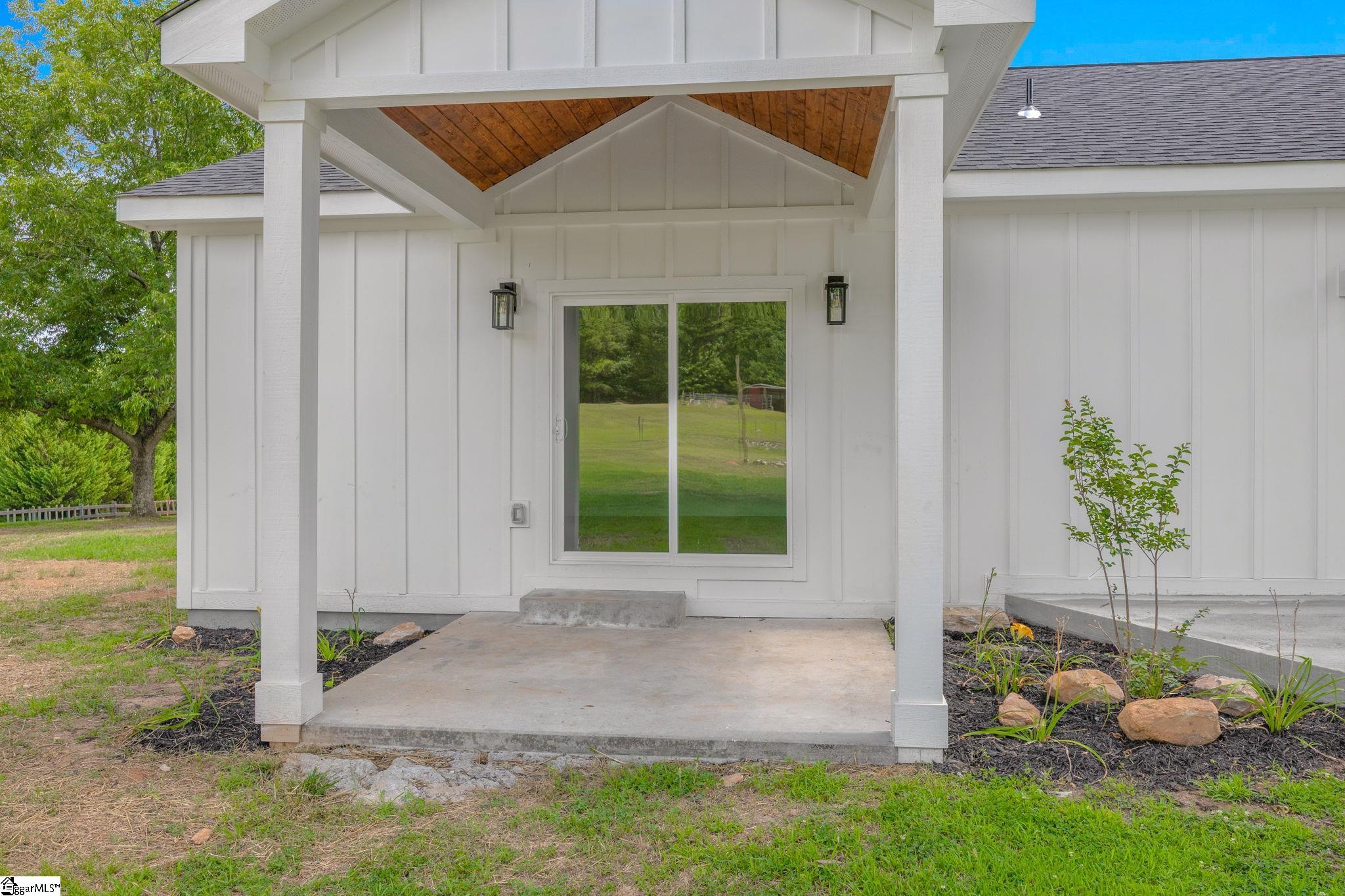 2024 Edwards Lake Road Greer, SC 29651 - Photo 29 of 39