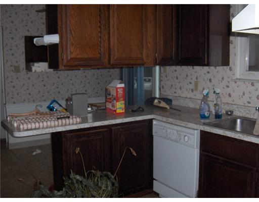 219 McKenzie Road Clinton, PA 15026 - Photo 10 of 11 Kitchen.