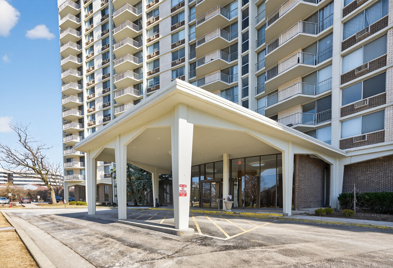 40 North Tower Road, Unit 9K Oak Brook, IL 60523 - Photo 2 of 30