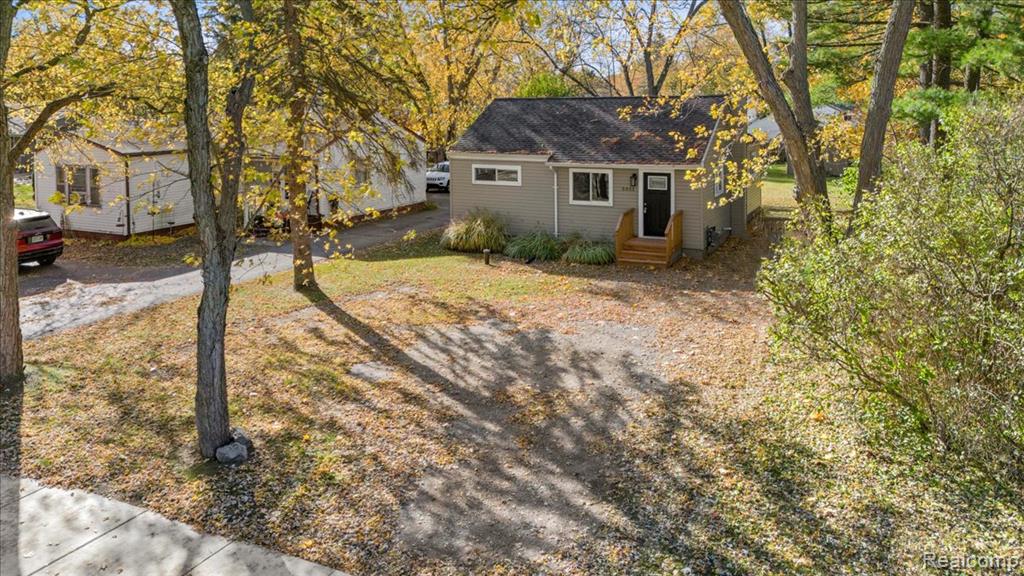 5051 Sashabaw Road Clarkston, MI 48346 - Photo 6 of 31