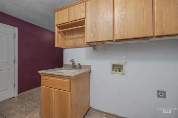 $499,000 | 1200 Hoffman Drive, Vale, OR 97918