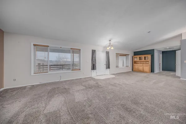 $499,000 | 1200 Hoffman Drive, Vale, OR 97918