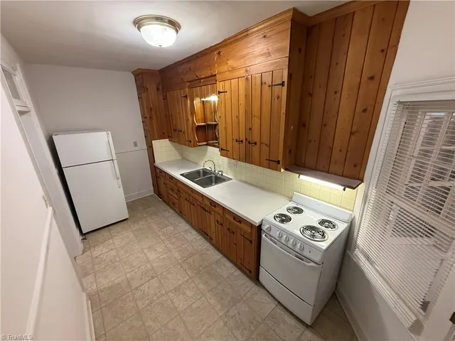 $845 | 647 Irving Street, Unit 2, Winston-Salem, NC 27103