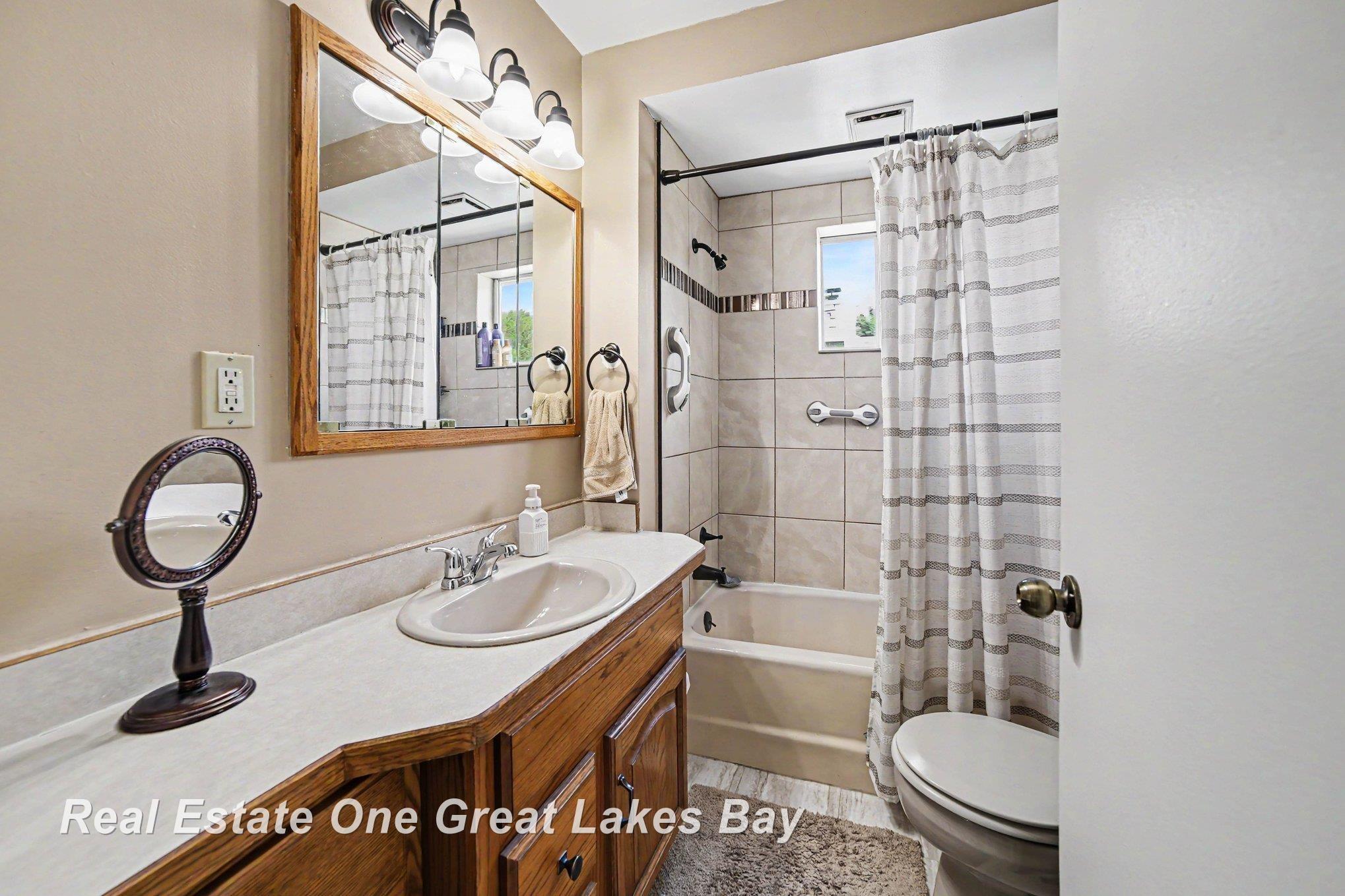 2107 10th Street Bay City, MI 48708 - Photo 17 of 31