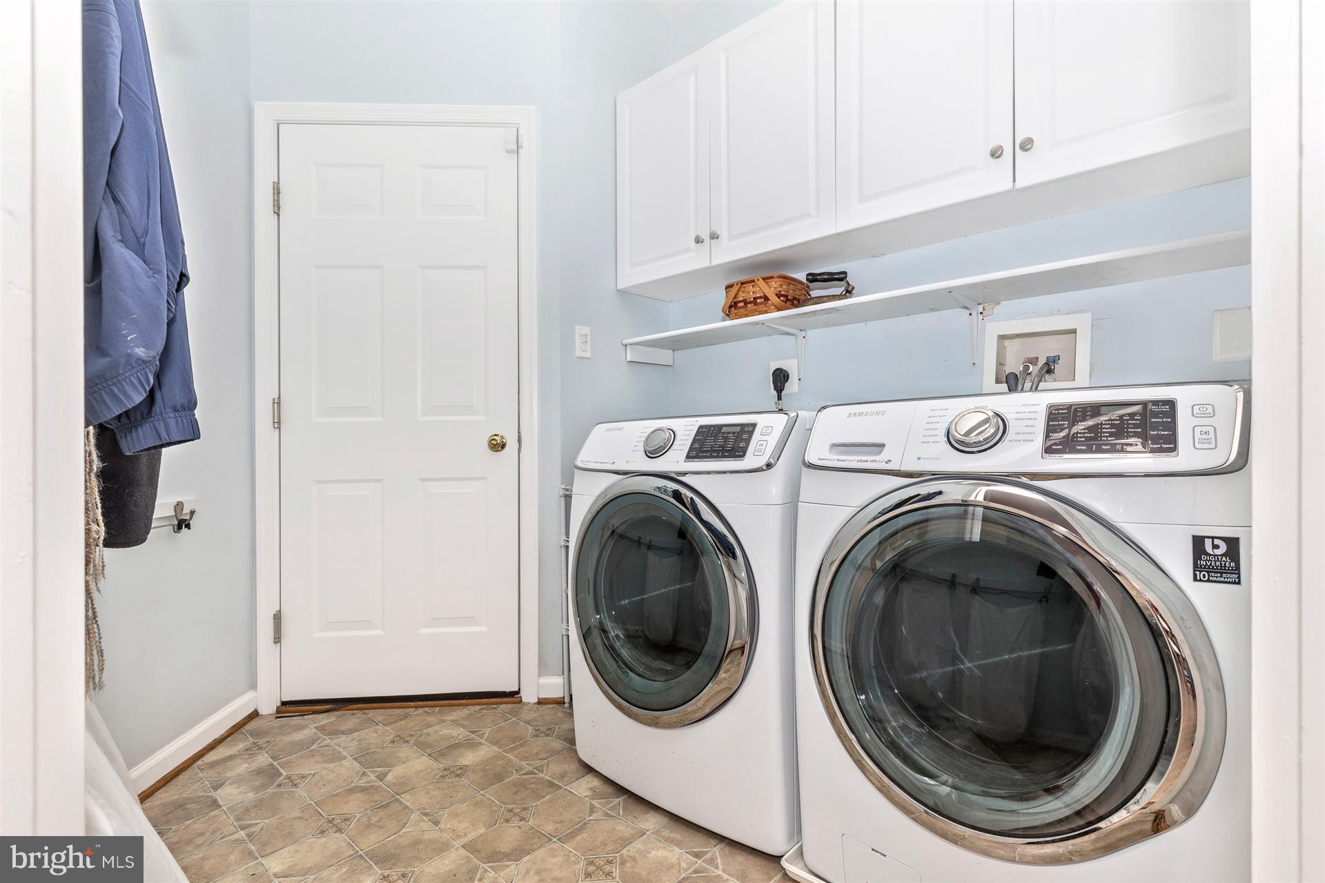 202 North Pointe Terrace Middletown, MD 21769 - Photo 19 of 30 Huge laundry space