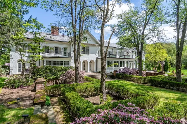 $7,995,000 | 200 Pond Road, Wellesley, MA 02482