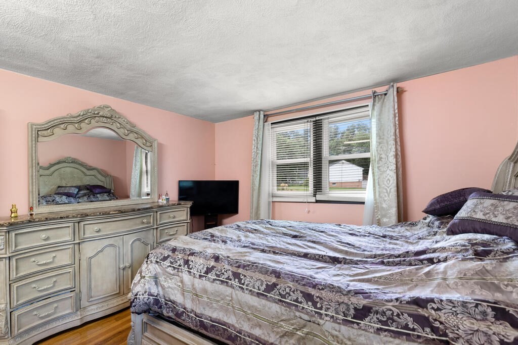 30 Governor Peabody Road Billerica, MA 01821 - Photo 13 of 24