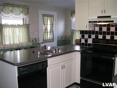 415 Ridge Street Emmaus, PA 18049 - Photo 5 of 23 Gallery Image 5
