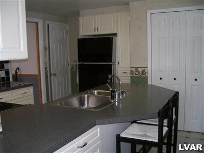415 Ridge Street Emmaus, PA 18049 - Photo 6 of 23 Gallery Image 6
