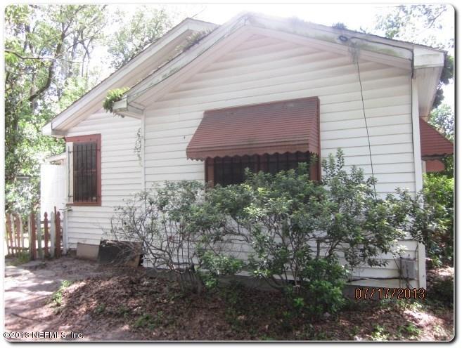 415 Duray Street Jacksonville, FL 32208 - Photo 3 of 25 a front view of house with yard and green space