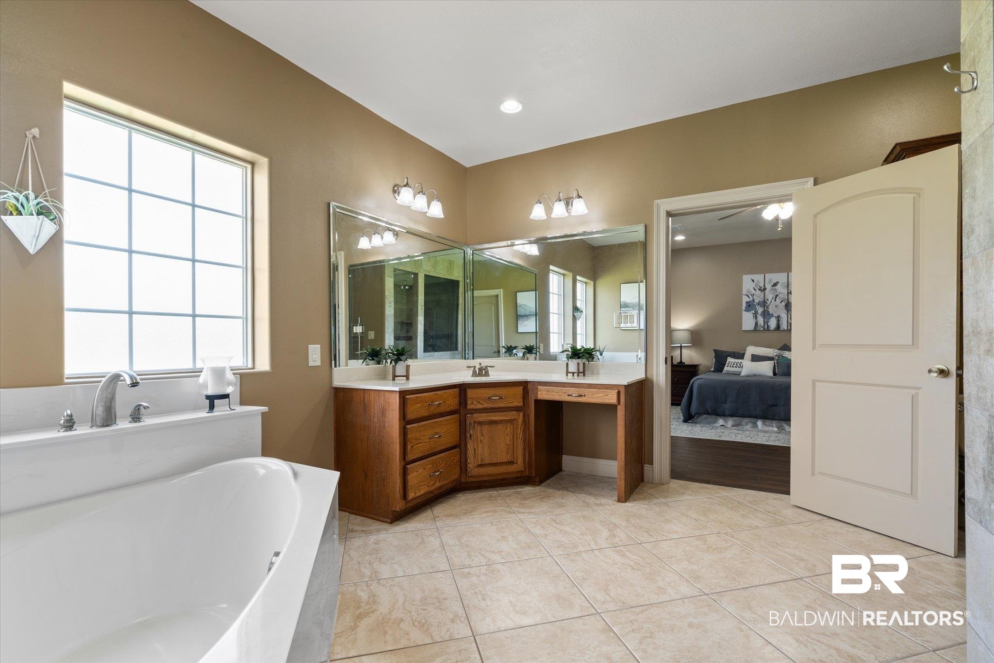 26513 County Road 32 Elberta, AL 36530 - Photo 15 of 47 Primary Bath