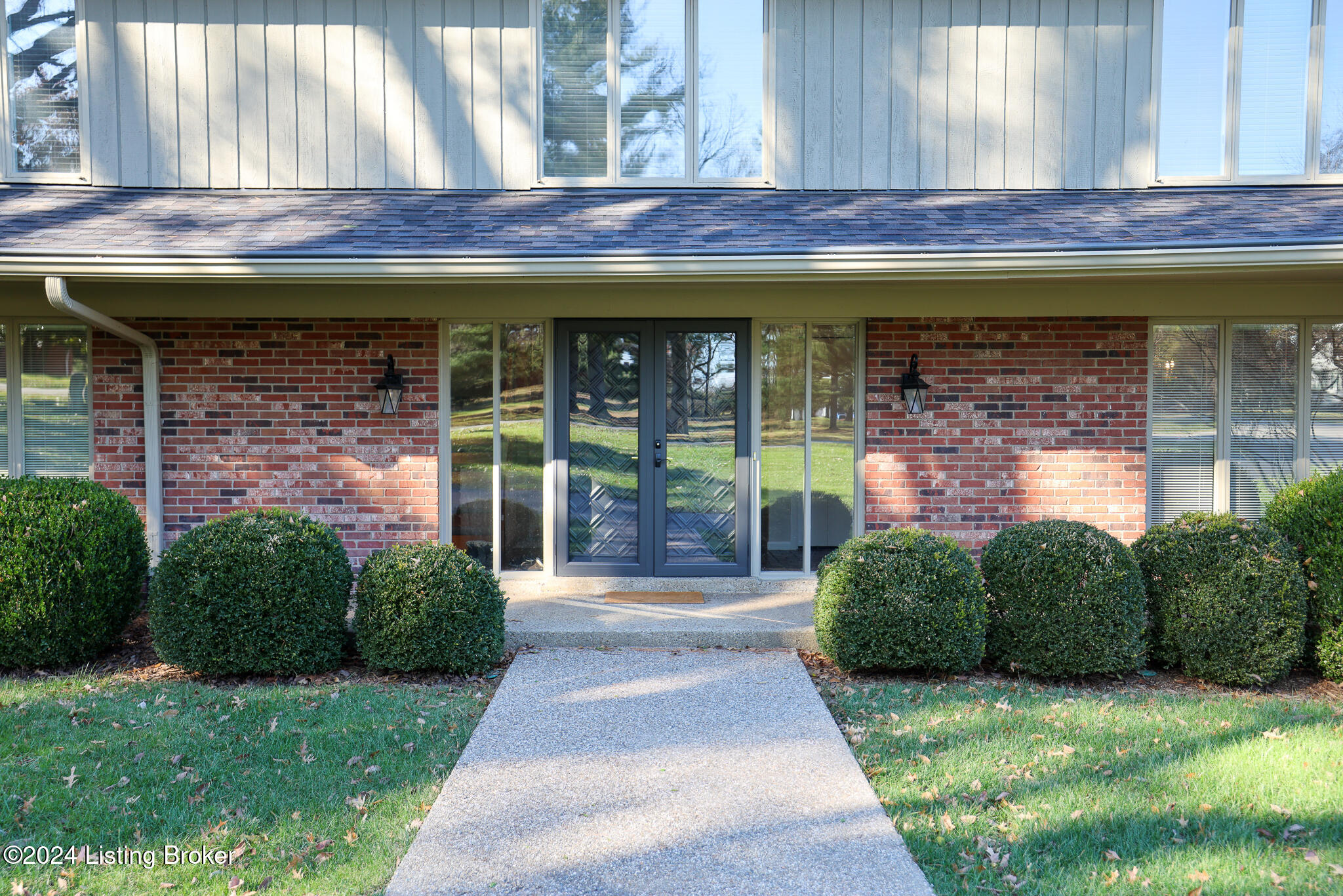 6107 Innes Trace Road Louisville, KY 40222 - Photo 3 of 52 Covered Front Porch