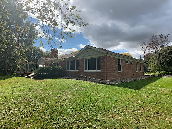 1124 Riverside Drive Owosso, MI 48867 - Photo 9 of 81 50025552-8.JPG
