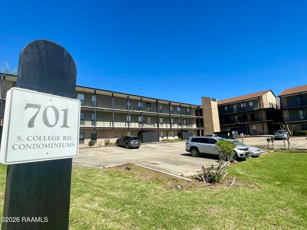 $67,400 | 701 South College Road, Unit 215, Lafayette, LA 70503
