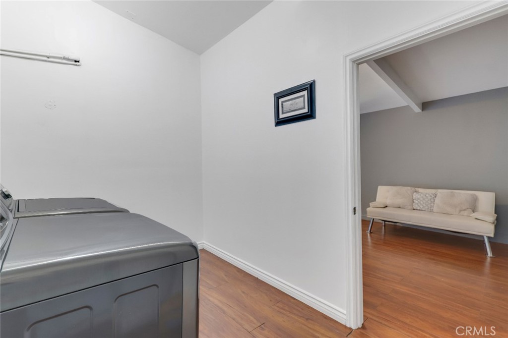 18027 Hatton Street Reseda, CA 91335 - Photo 19 of 50
