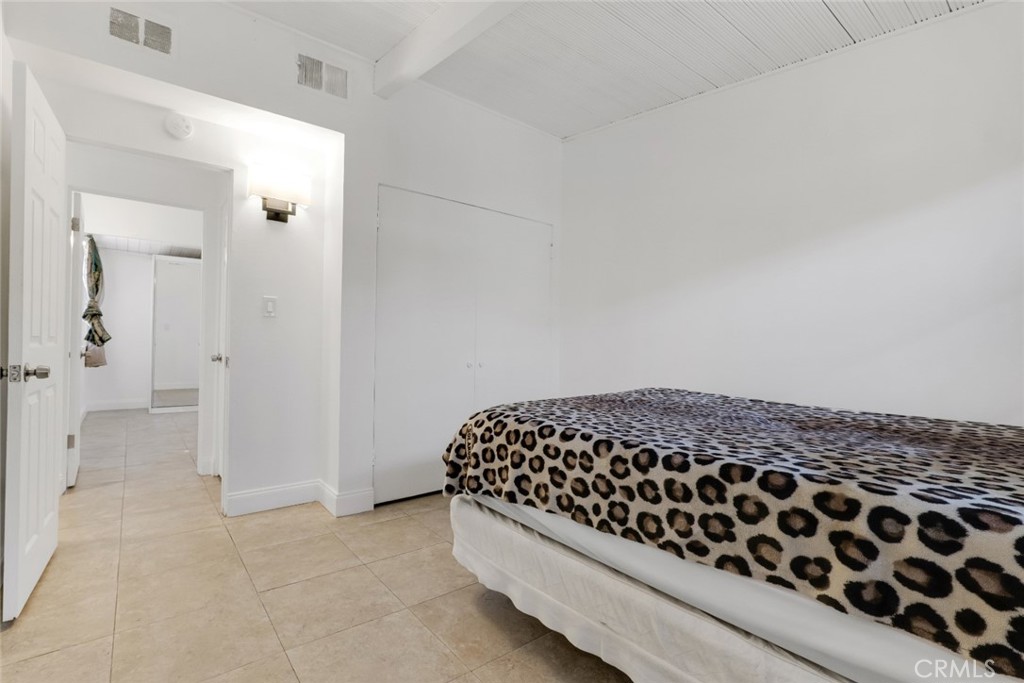 18027 Hatton Street Reseda, CA 91335 - Photo 32 of 50