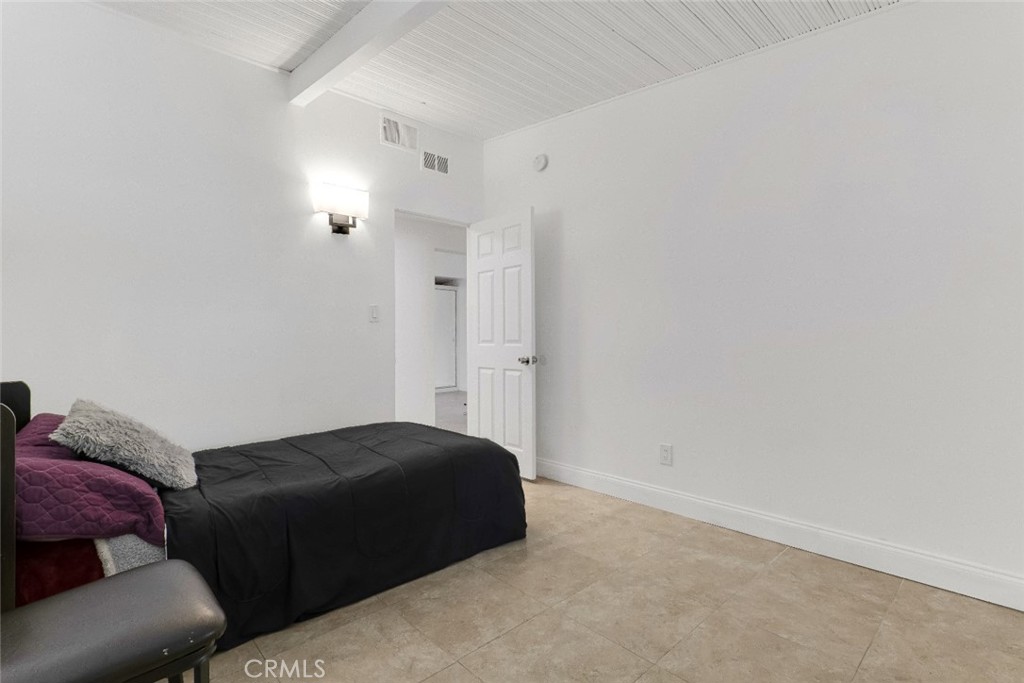18027 Hatton Street Reseda, CA 91335 - Photo 37 of 50