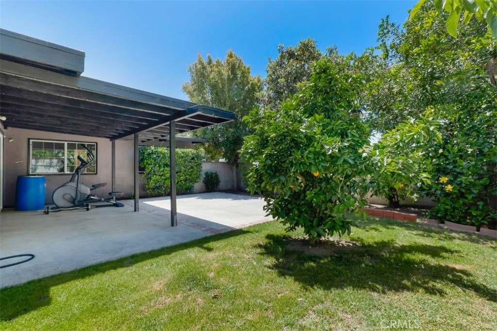 18027 Hatton Street Reseda, CA 91335 - Photo 43 of 50