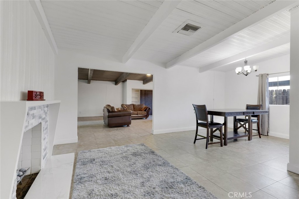 18027 Hatton Street Reseda, CA 91335 - Photo 5 of 50