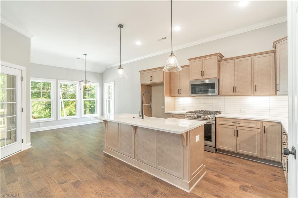 278 Vine Rdg Drive Winston-Salem, NC 27127 - Photo 9 of 50 Kitchen/Dining